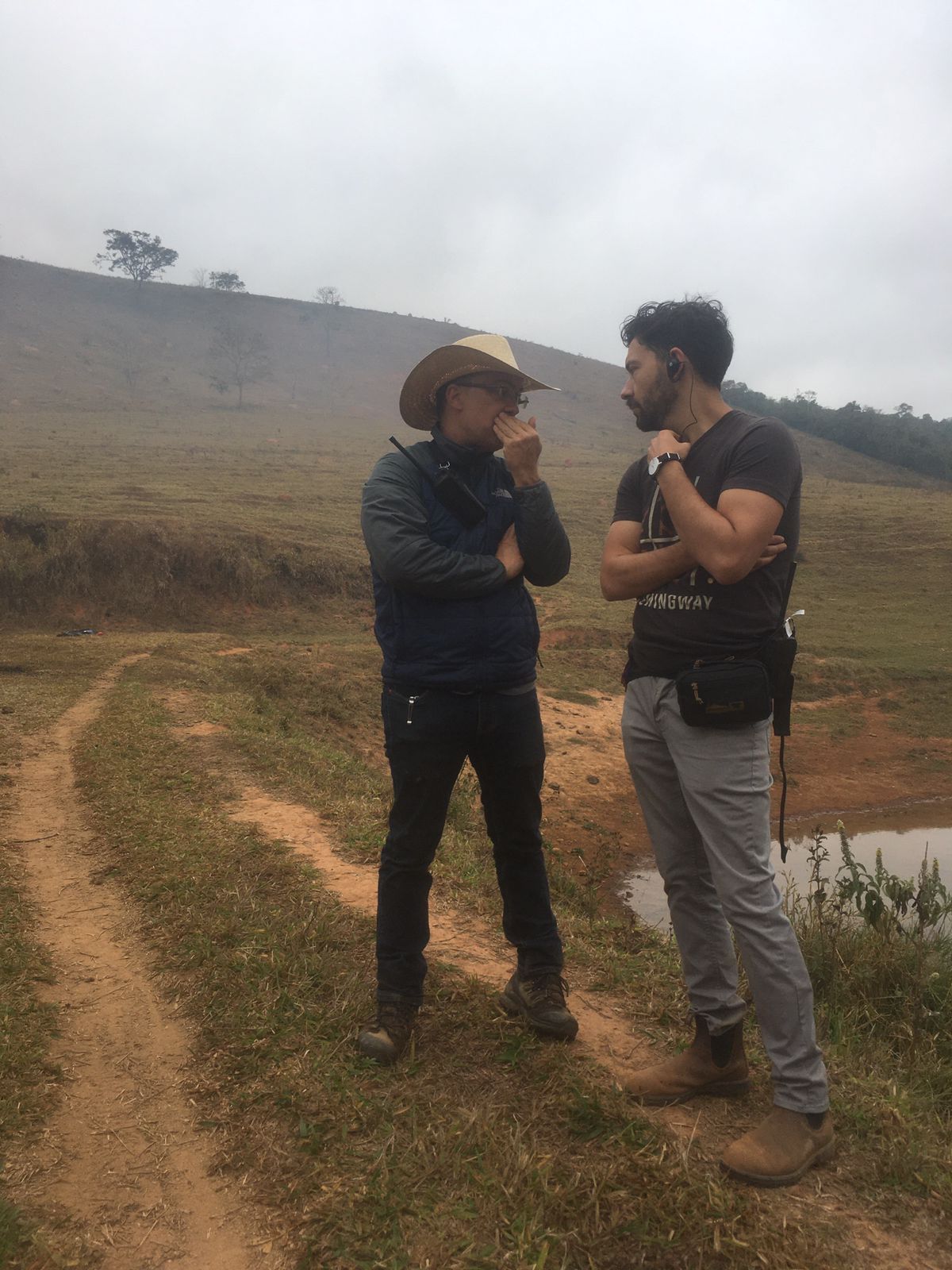 Our field producer Edu Sallouti discusses a shot with his assistant on the set of Discovery's Moonshiners, produced locally in the interior of São Paulo state by Brazil Production Services.