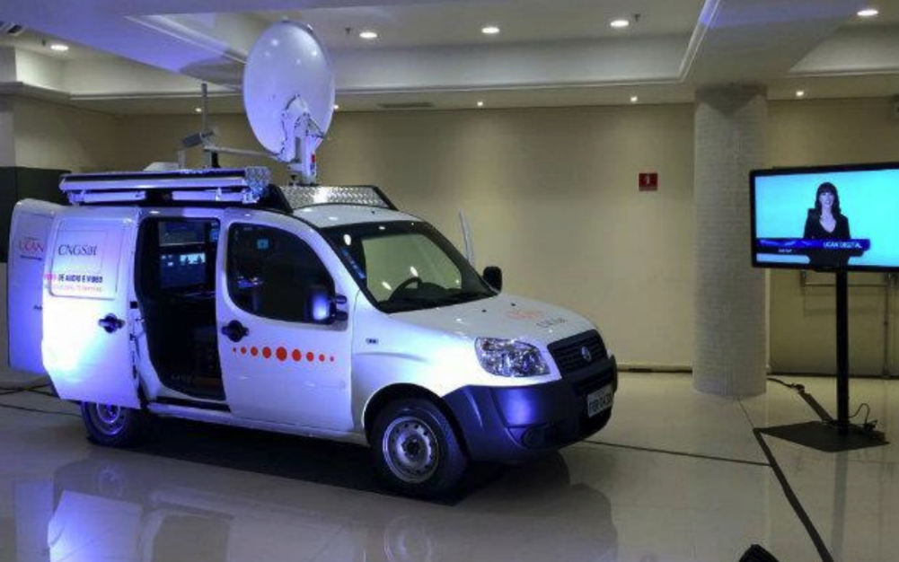 An uplink truck used by Brazil Production services on a live event in São Paulo.