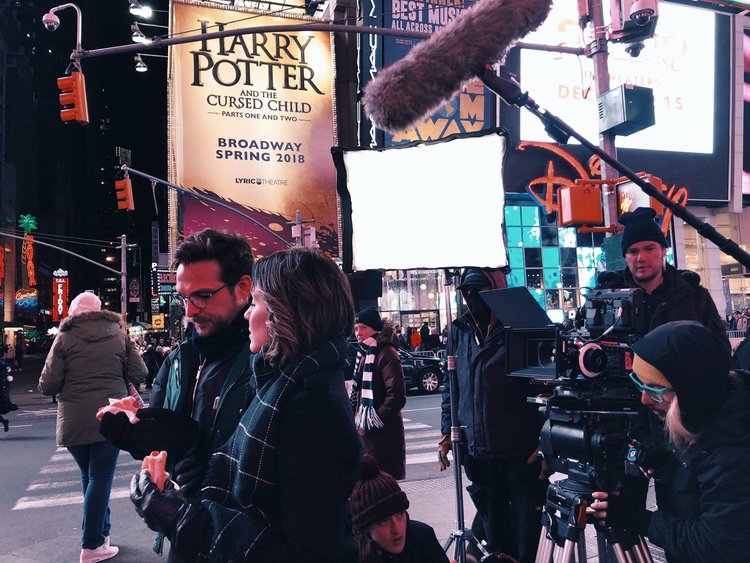Filmagem para a novela Apocalipse na Times Square Nova York com Juliana Knust e Igor Rickli